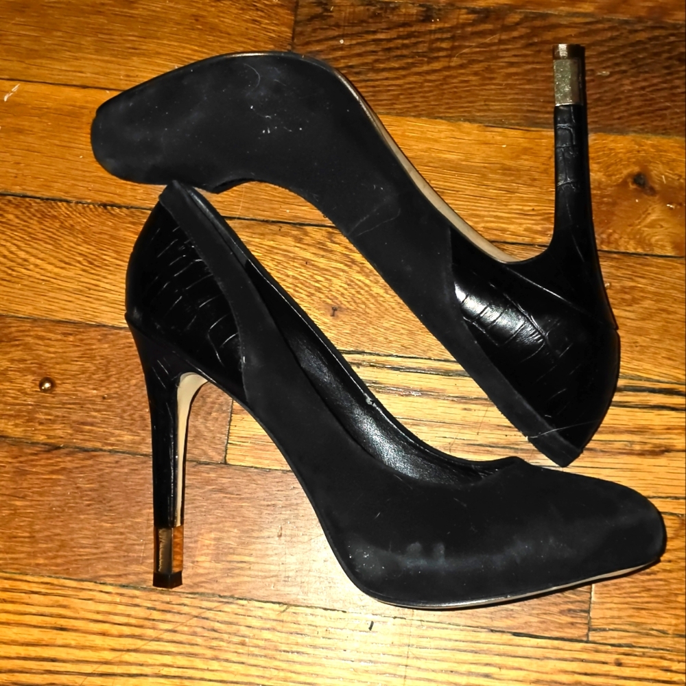 GUESS leather tall heels SZ 8